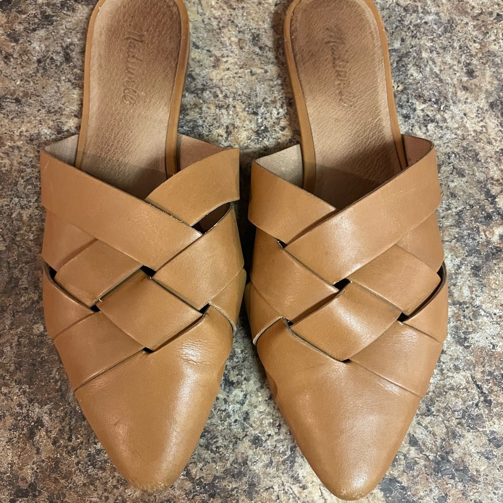 Women’s Tan Woven Pointed-Toe Slide Mules